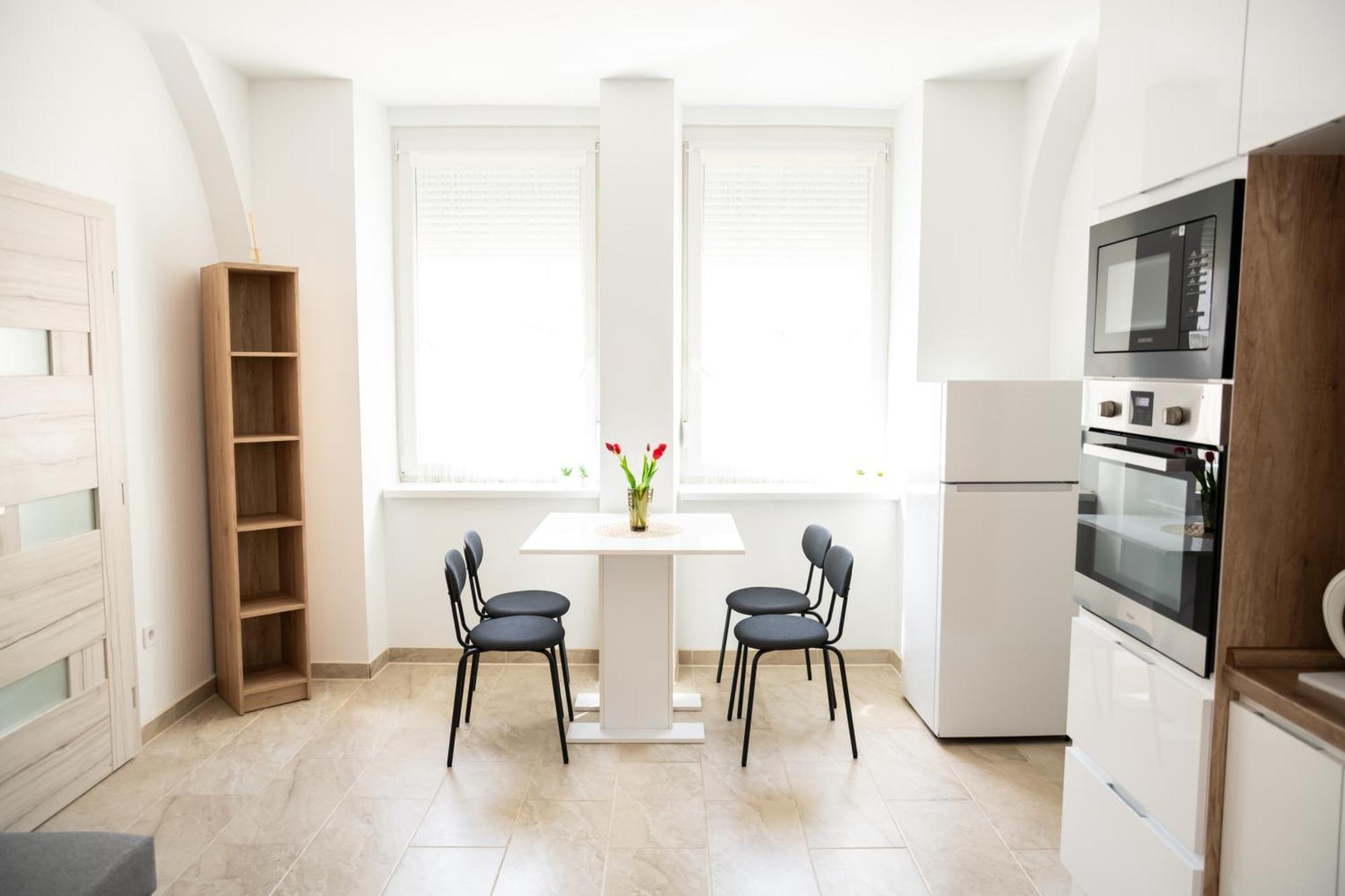 Winestone Corner Apartment 데브레첸 외부 사진